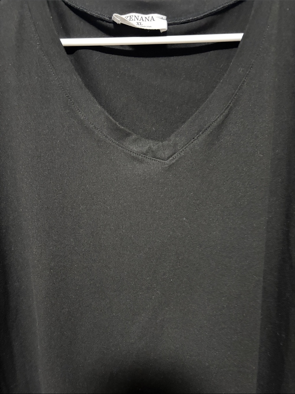 Zenana Outfitters Black V-Neck Long Sleeve Tee - Picture 3 of 3